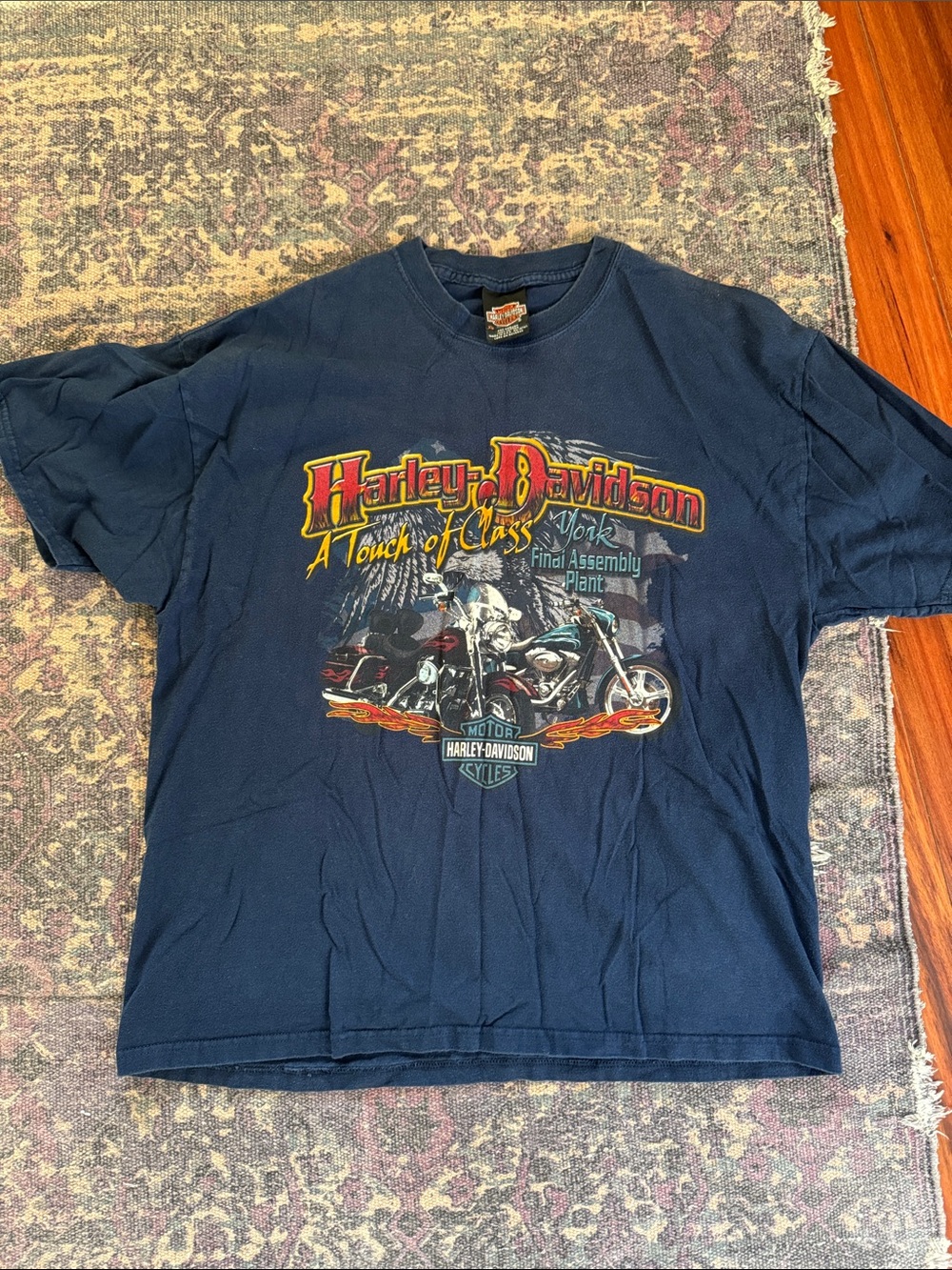 Vintage Harley-Davidson Navy Short Sleeve Tee with Motorcycle Graphic